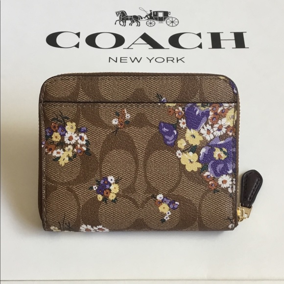⛔️SOLD ⛔️🌻Coach Small Zip Around Wallet NWT. - Picture 4 of 7